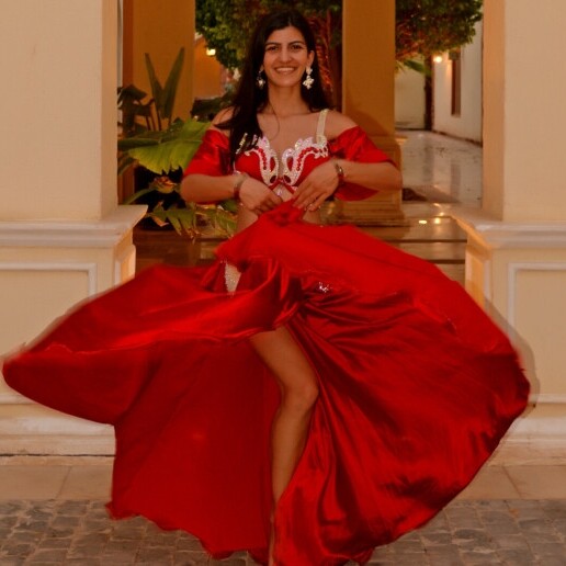 Danser Den Haag  (NL) Noursy – Vrolijke Buikdansshow