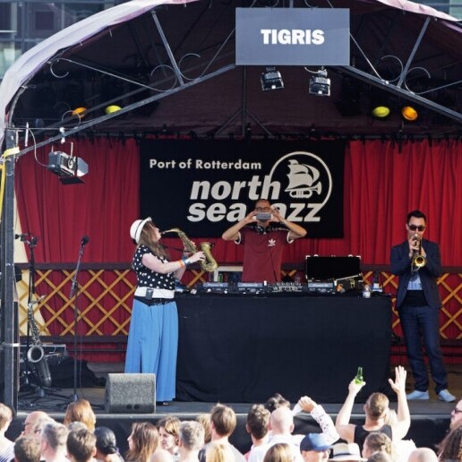 DJ Assen  (NL) DJ Sandstorm & Aphranova on Sax