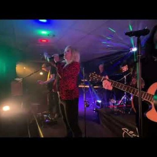 Band Emmer Compascuum  (NL) Sister Sister the Band