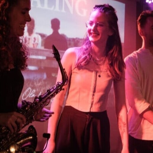 Band Apeldoorn  (NL) Trio zang, saxofoon, toetsen