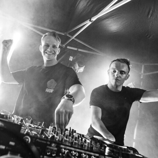 DJ IJsselmuiden  (NL) PARTYRUSH - LET'S GET WILD!