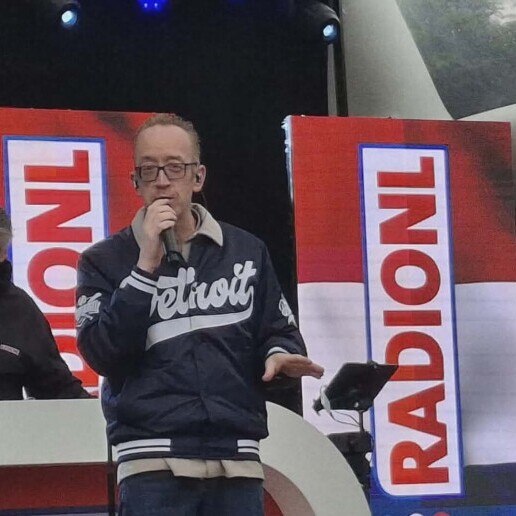 Singer (male) Hoogeveen  (NL) Party artist Pascal Schipper