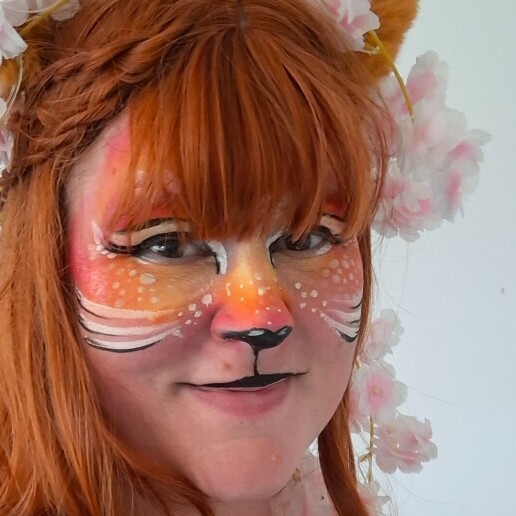 Make-up artist Maassluis  (NL) Amber Cheerful face painting with glitter