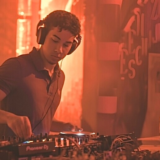DJ Rijswijk  (Zuid Holland)(NL) DJ Lucid Allround & Feest