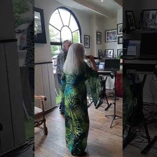 Zangeres Stavenisse  (NL) Zangeres Conny