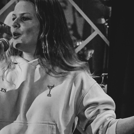 Zangeres Ommen  (NL) Zangeres Tessa