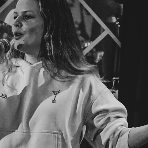 Singer (female) Ommen  (NL) Singer Tessa