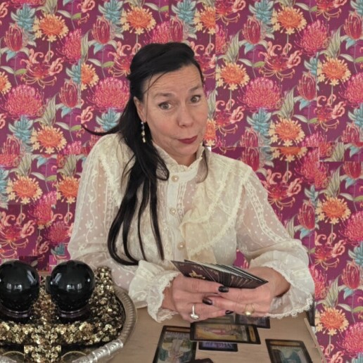 Waarzegger Arnhem  (NL) Waarzegster Madame Raquel