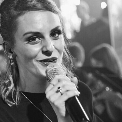 Zangeres Eindhoven  (NL) Anisa's Zang & Muziek