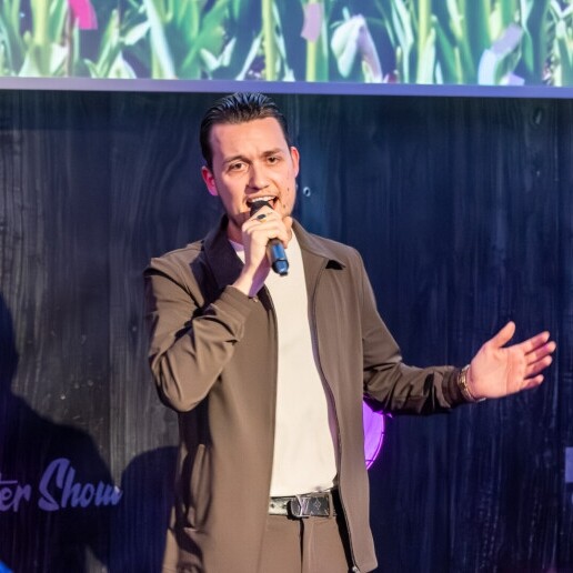 Singer (male) Tilburg  (NL) Cédric Wildbergh (Cover Singer)