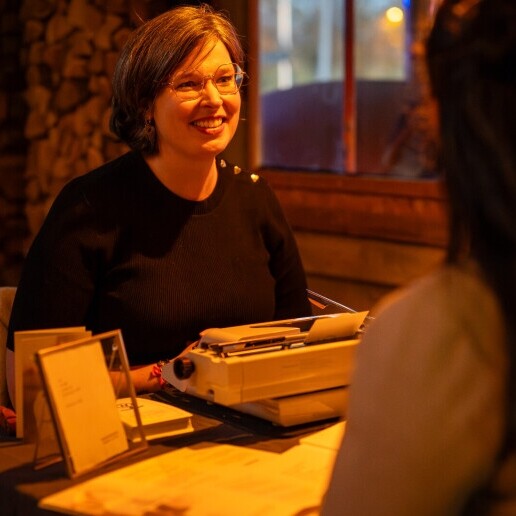 Kunstenaar Lisse  (NL) Poëzie Performance door Janneke
