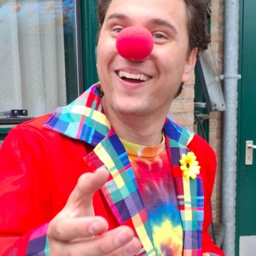 Clown Pijnacker  (NL) Goochel / Ballonenclown Koen Kleur
