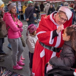 Schminker Amsterdam  (NL) Schminkende Kerstvrouw Mariëlle