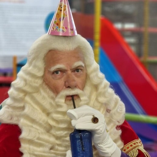 Character/Mascott Almere  (NL) Sinterklaas stops by for a visit!
