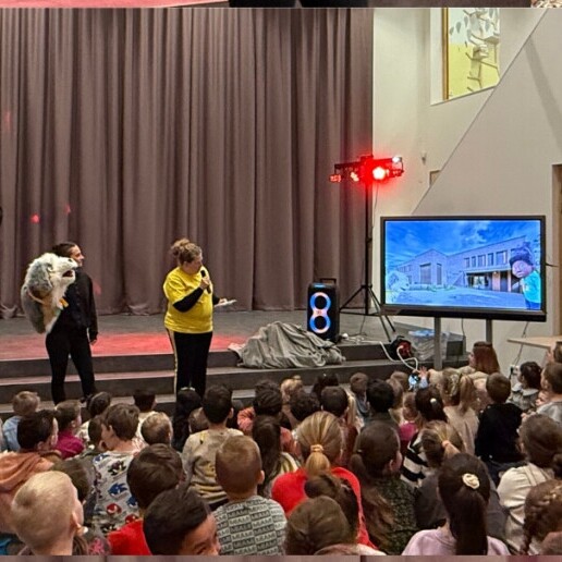 Kindervoorstelling Roosendaal  (NL) Tido en Lali op School + opdrachten