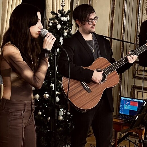 Zangeres Brussel  (BE) Wit fluweel - Reizen inbegrepen