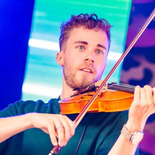 Violinist Enschede  (NL) Violin STROOT - From Weddings to Clubs