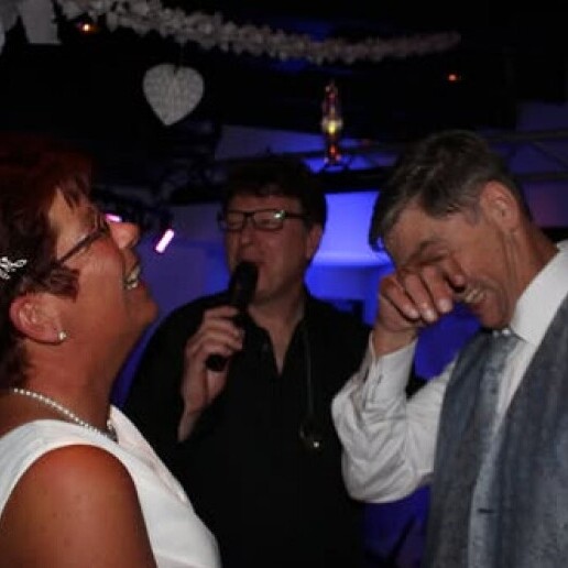 Zanger Enkhuizen  (NL) Zanger Gitarist Eric Ekkerman