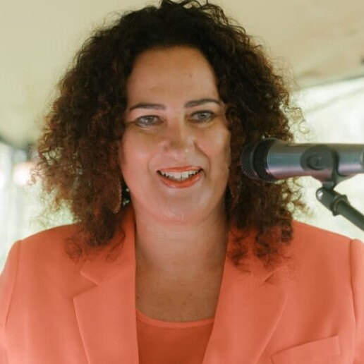 Trouwambtenaar Almere  (NL) Zelfstandig Trouwambtenaar Rachida