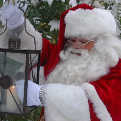 Character/Mascott Spijkenisse  (NL) Santa hire the Christmas Palace