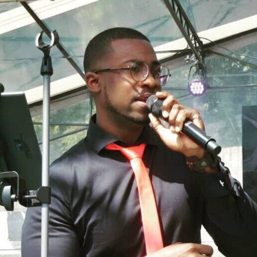 Singer (male) Den Haag  (NL) Rolando Rumbero (Latin/Salsa zanger)