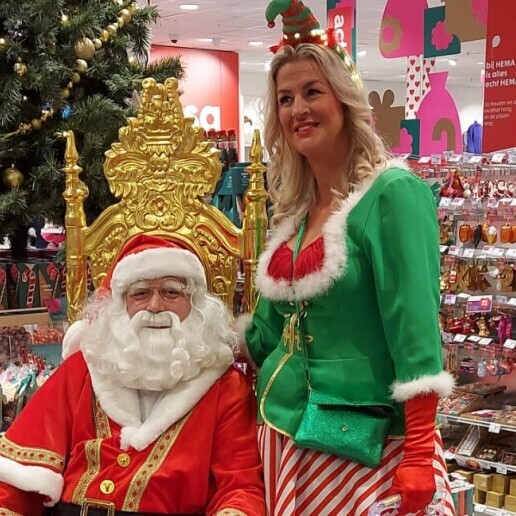 Animatie Swifterbant  (NL) Gezellige kerstman met de vrolijke elf