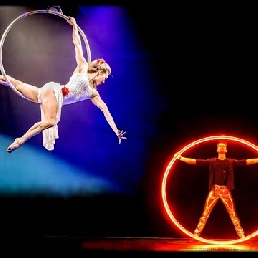 Cyr Wheel + Aerial Ring; LED Acrobatiek