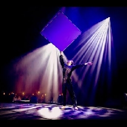 LED Cube + Suit - Visual juggling Act