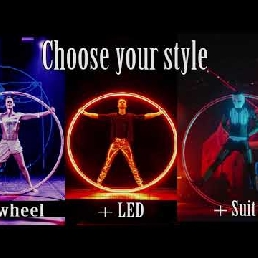 Cyr Wheel Acrobatiek (LED) - Solo Boy