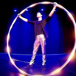 Acrobat Zaandam  (NL) Cyr Wheel Acrobatics (LED) - Solo Boy