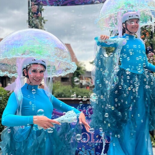 Actor Achel  (BE) Jellies / Jellyfish girls / Stilt walker