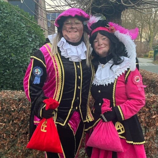 Karakter/Verkleed Doetinchem  (NL) Twee meiden pieten bij uw bedrijf!