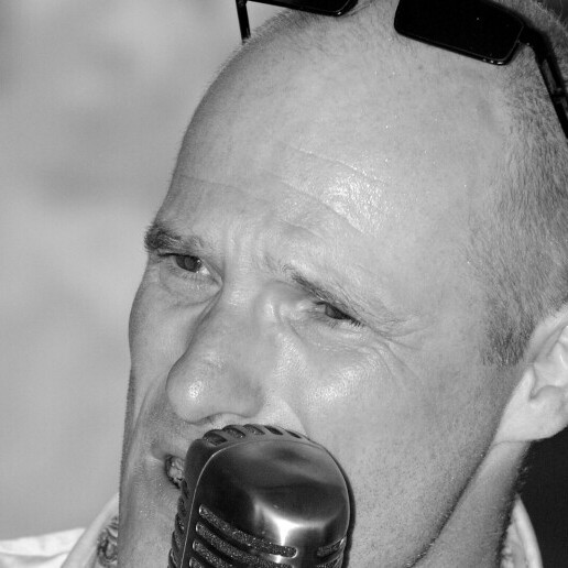 Singer (male) Bovensmilde  (NL) Andy Martin Live on Tape Act