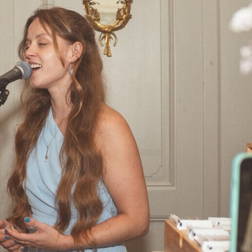 Singer (female) Breda  (NL) Wedding singer | RCHLL music