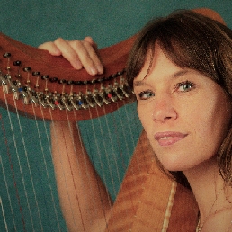 Harpist Zutphen  (NL) Daniëlle Uriël Harp (en zang)