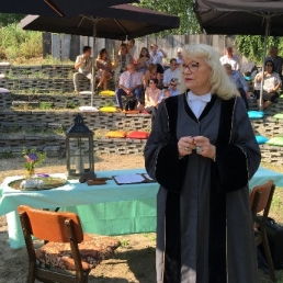 Wedding official Duivendrecht  (NL) Wedding Officer/Ceremony Speaker Josina