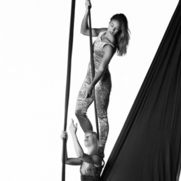 The Aerialettes - Aerial dance duo performance