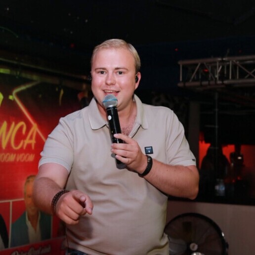 Singer (male) Almere  (NL) Davey - Nederlandstalige Zanger