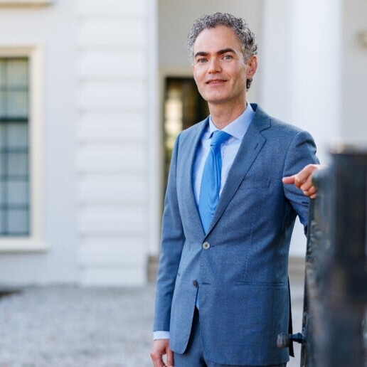 Presenter Bloemendaal  (NL) Joost J. Kramer - The Silent Ensign