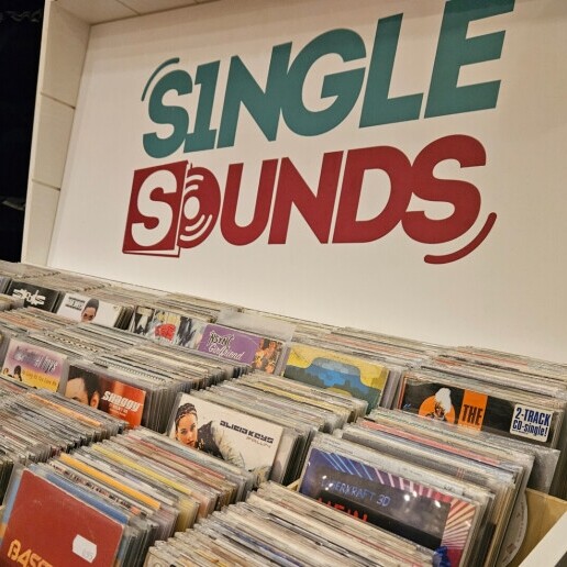 DJ Amsterdam  (NL) SingleSounds - 90’s – 00’s – 10’s