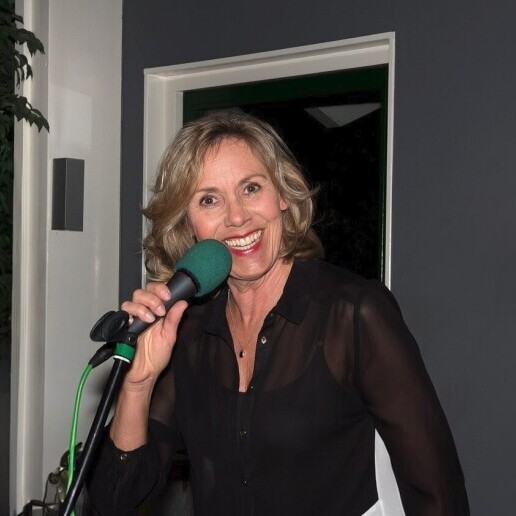 Zangeres Zeist  (NL) Daisy B. - Dance Classics & Party Hits