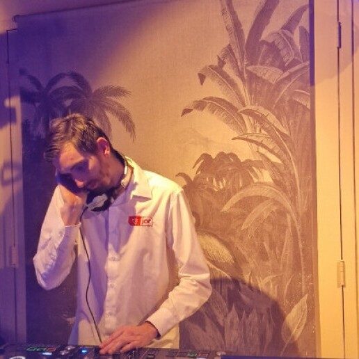 DJ Boskoop  (NL) Dj Jordy at your party