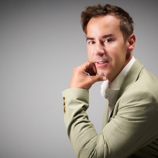 Singer (male) Kallo  (BE) all-round singer Jeroen Music