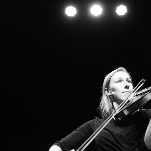 عازف كمان Geel  (BE) Acoustic violinist Julie Dekoninck