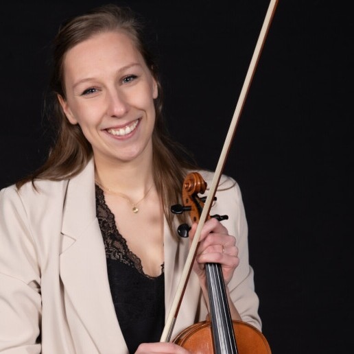 Violist Geel  (BE) Uitvaart violiste Julie Dekoninck