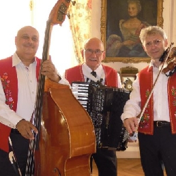 PIROSKA trio