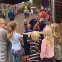 Kindervoorstelling Gendt  (NL) Magico Entertainment Straattheater