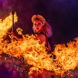 Fireshow - The Amazons of Pyro