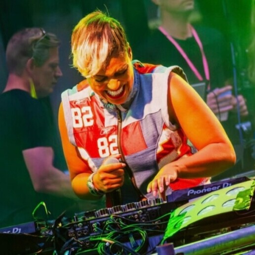 DJ Amsterdam  (NL) Jennifer Cooke Live Vocal DJ