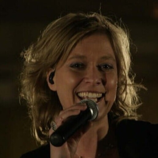 Zangeres Waalwijk  (NL) Allround zangeres Josefine Wijnhoven